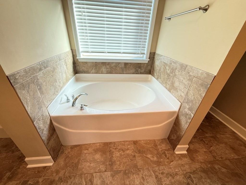 202 Martha George Hall Drive - Photo 6 of 17