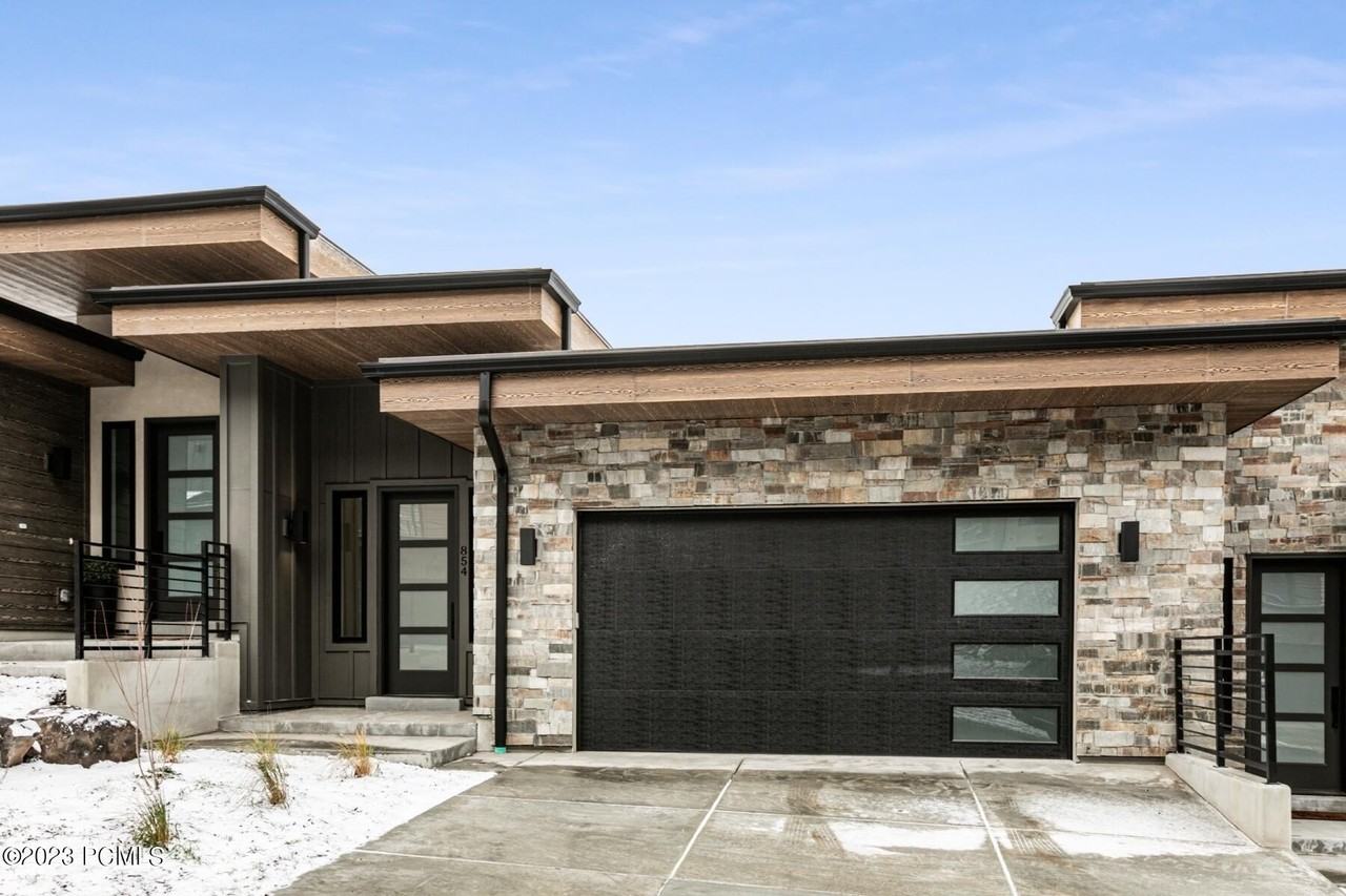 854 E Klaim Dr - Photo 2 of 33