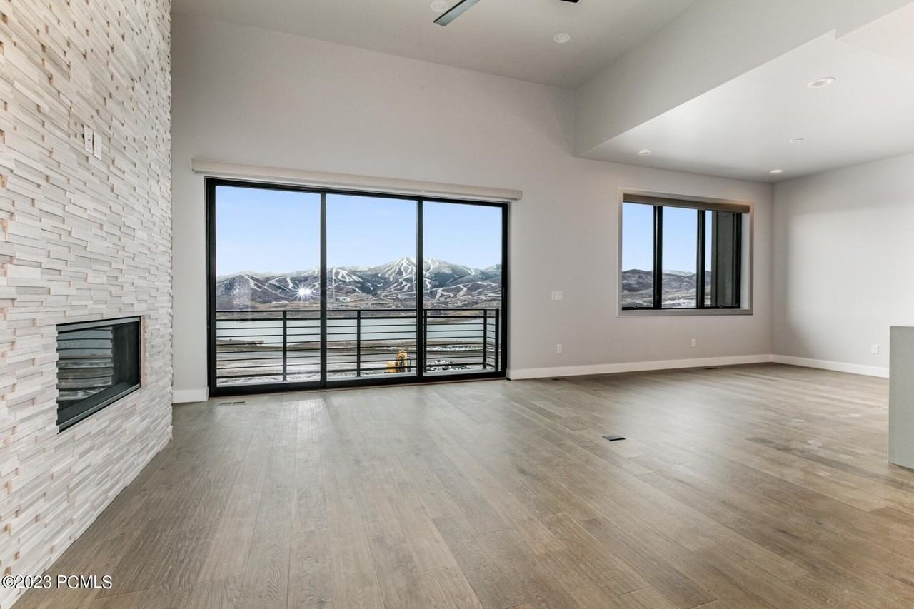 854 E Klaim Dr - Photo 4 of 33