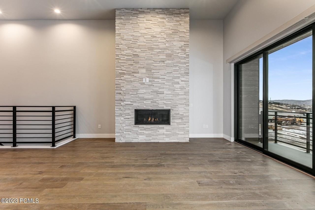 854 E Klaim Dr - Photo 5 of 33