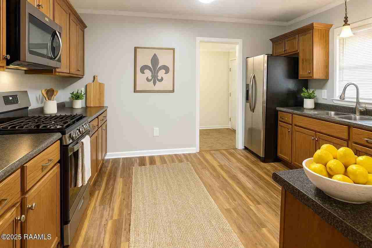 524 Harding Street - Photo 6 of 18