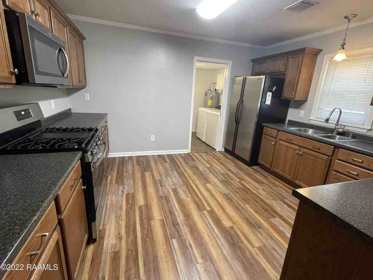 524 Harding Street - Photo 7 of 18