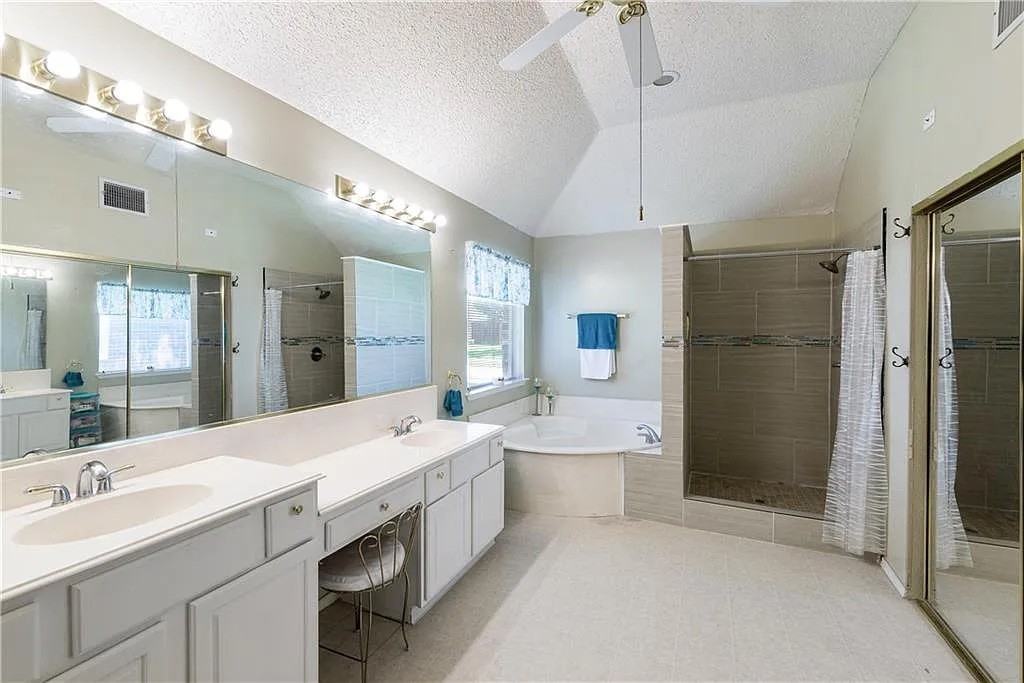 2409 Homestead Dr #1 - Photo 5 of 9