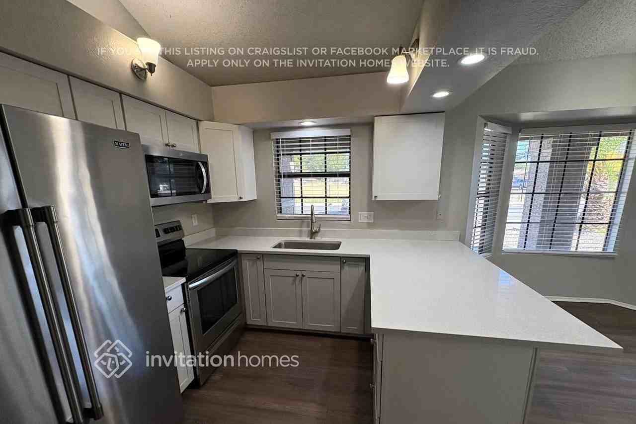 18802 North 4th Street - Photo 6 of 21