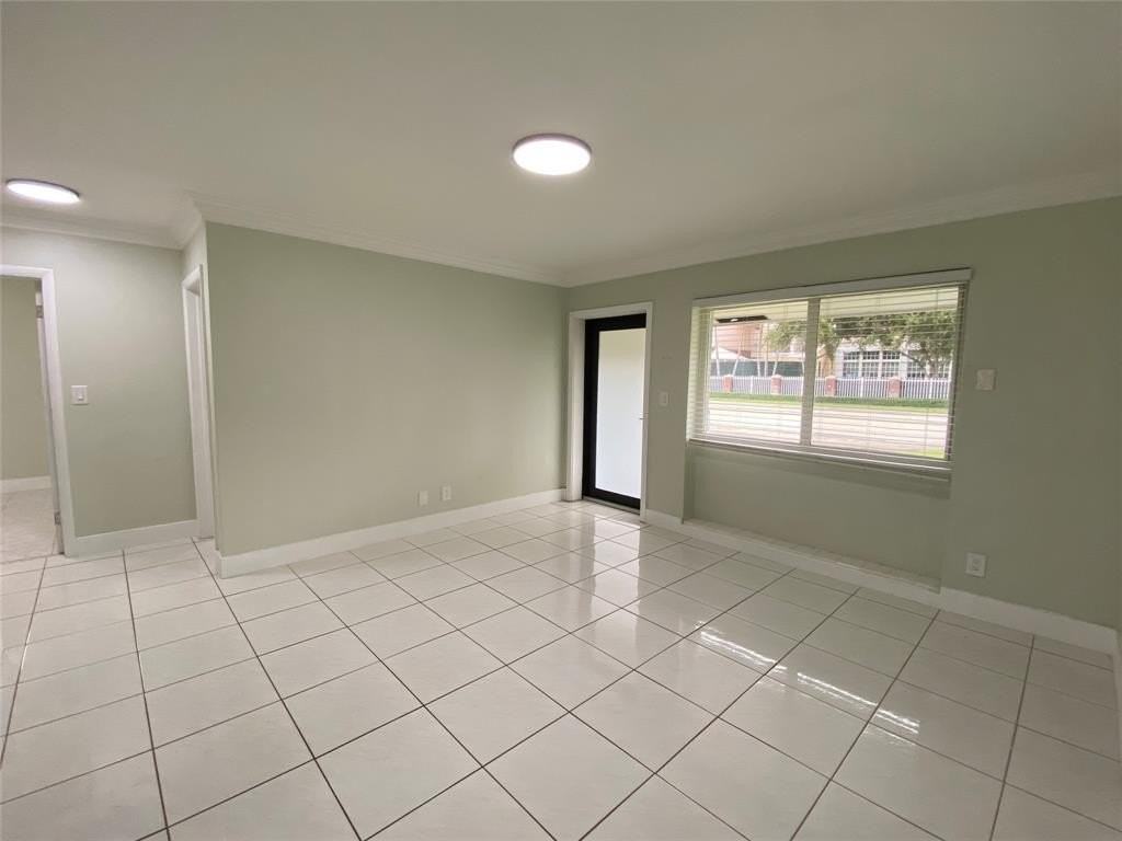 1610 Ne 62nd St - Photo 2 of 20