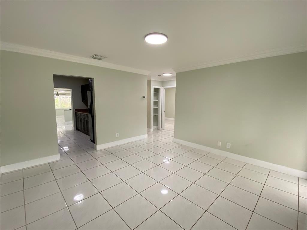 1610 Ne 62nd St - Photo 3 of 20