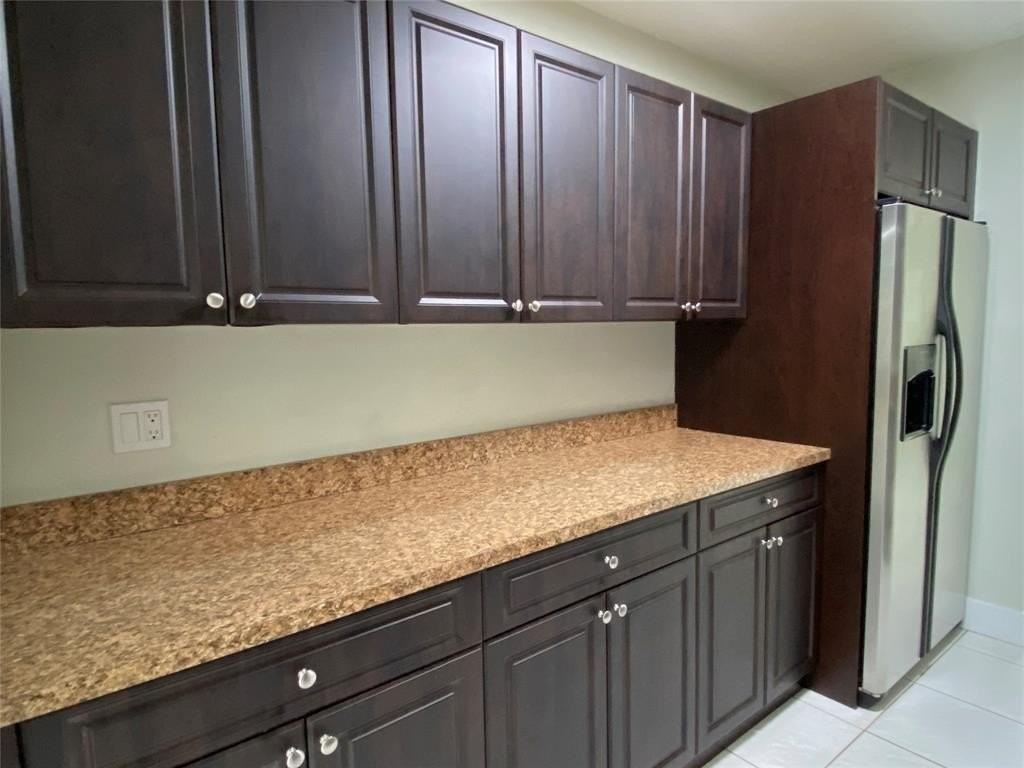 1610 Ne 62nd St - Photo 5 of 20