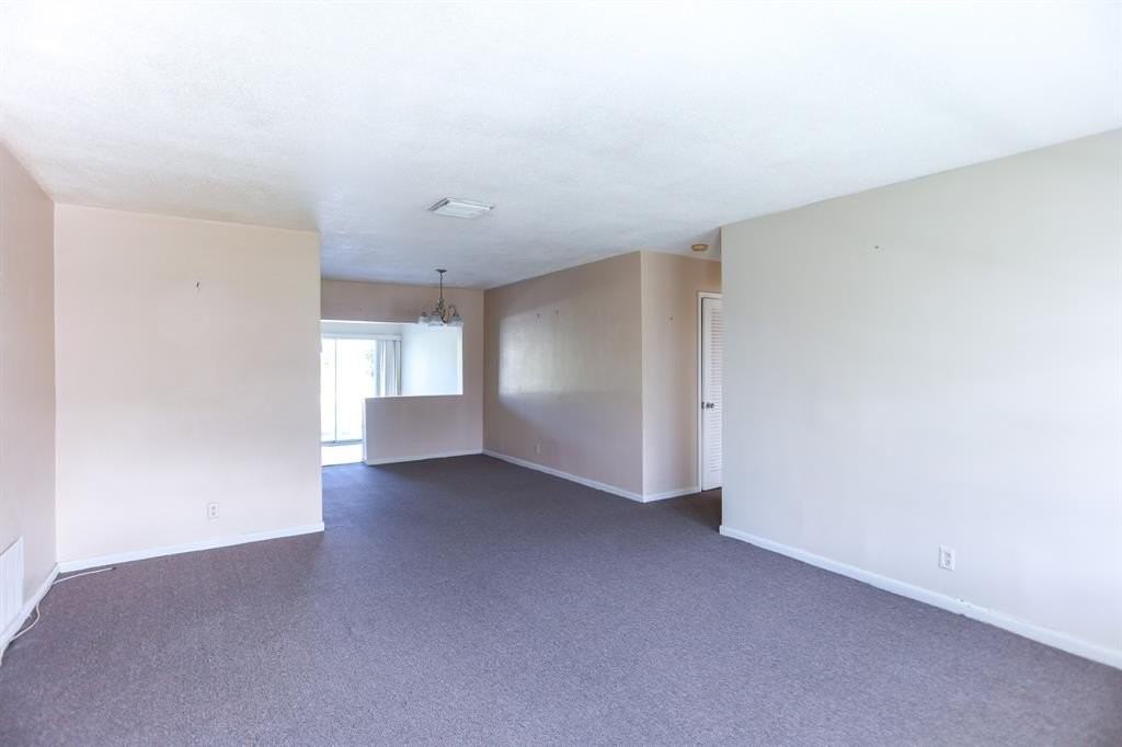 4513 Nw 44th St - Photo 6 of 22