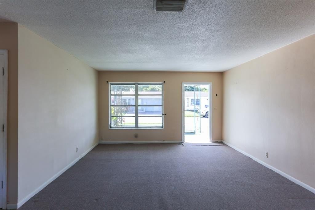 4513 Nw 44th St - Photo 7 of 22