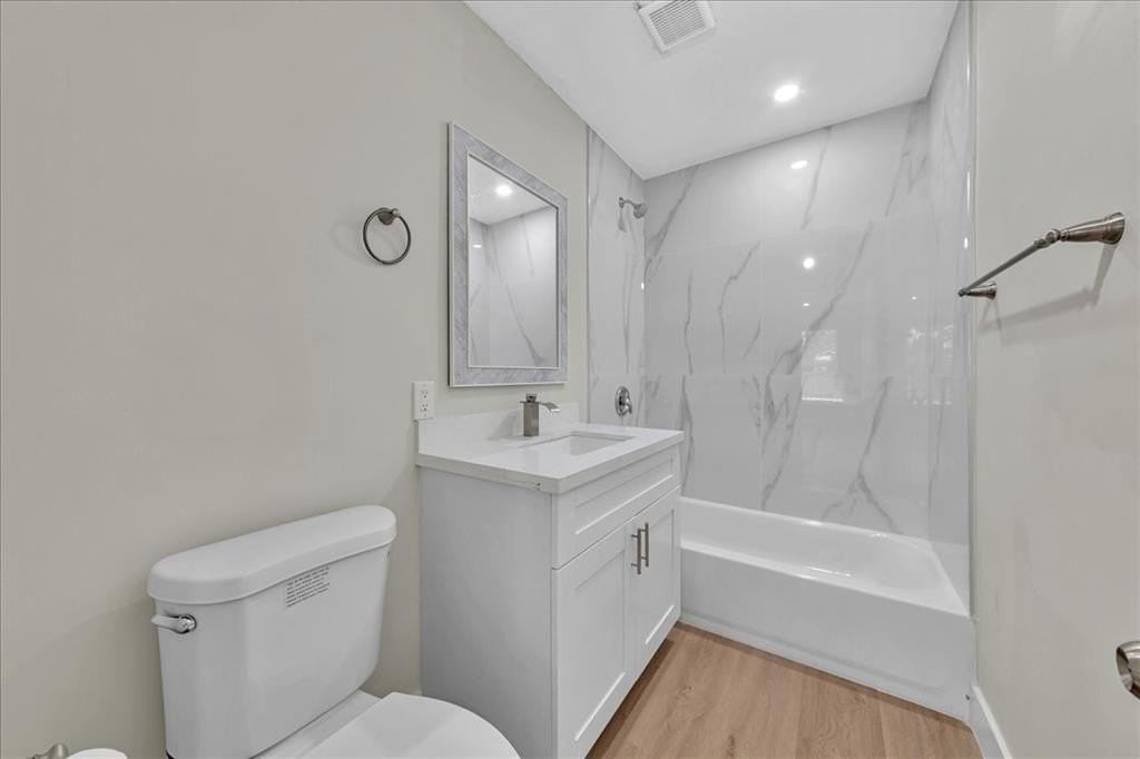 5324 Northeast 1st Avenue - Photo 3 of 8