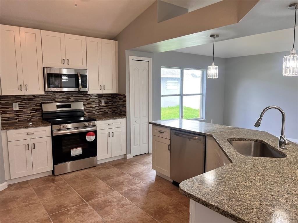 1301 Gahaf Avenue - Photo 4 of 13