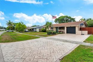 1512 E Hawthorne Cir - Photo 1 of 1