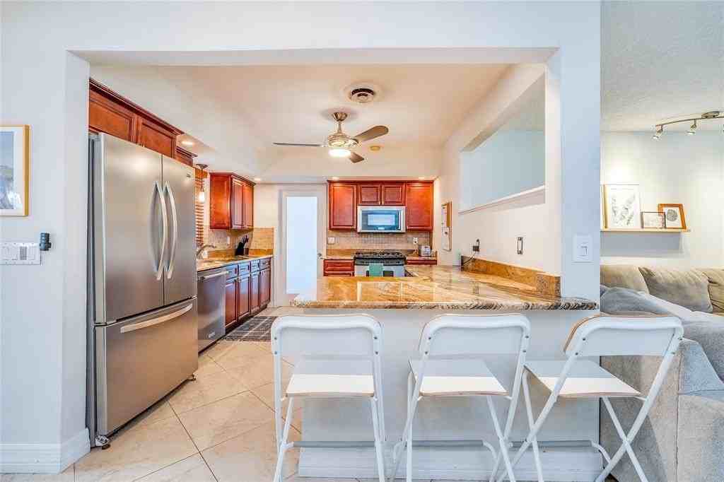 1512 E Hawthorne Cir - Photo 6 of 24