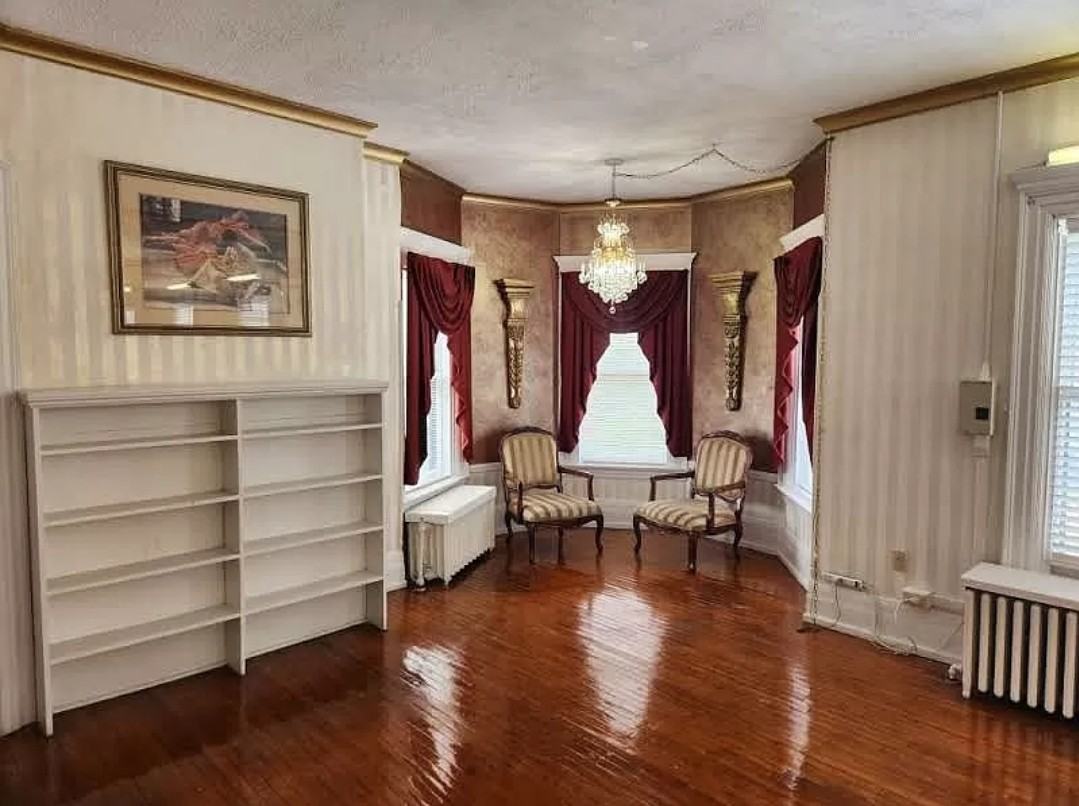 551 W 8th St #551-2 - Photo 4 of 16