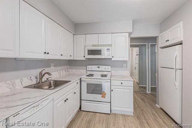 31085 Pheasant Run Street #11 - Photo 4 of 17