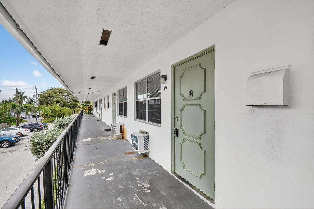 1406 Barton Rd #15 - Photo 4 of 19