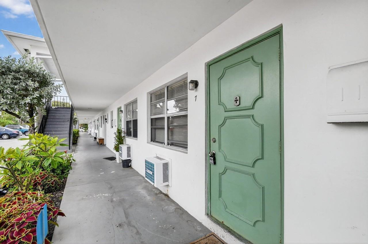 1406 Barton Rd #7 - Photo 4 of 19