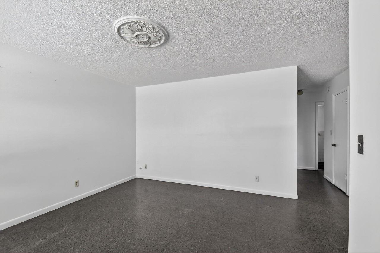 1406 Barton Rd #7 - Photo 5 of 19