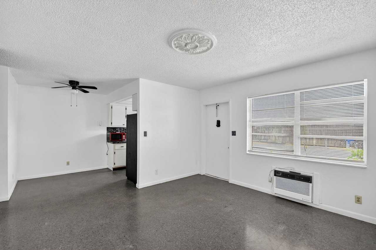 1406 Barton Rd #7 - Photo 7 of 19