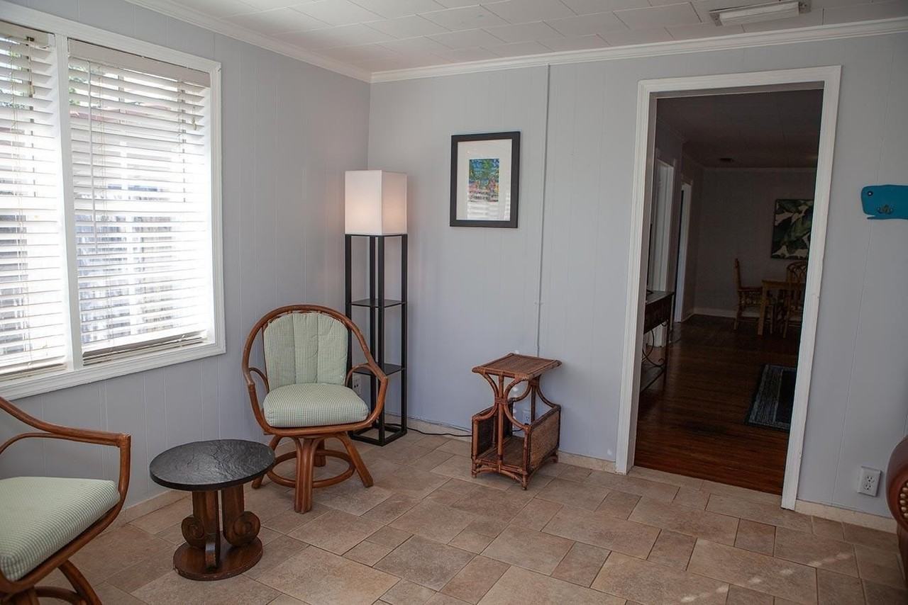 419 43rd St - Photo 3 of 28