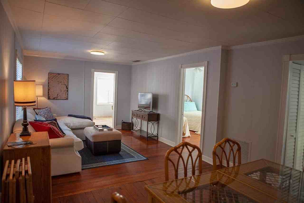 419 43rd St - Photo 7 of 28