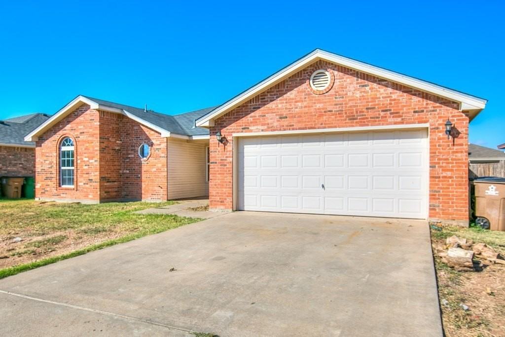 1203 Henry Lane - Photo 2 of 25