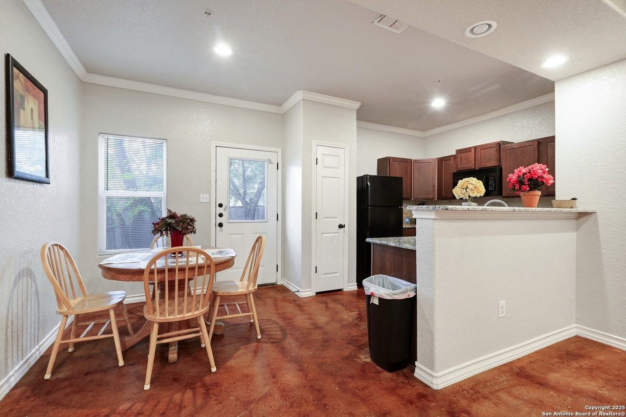 4941 Flipper Drive - Photo 7 of 18