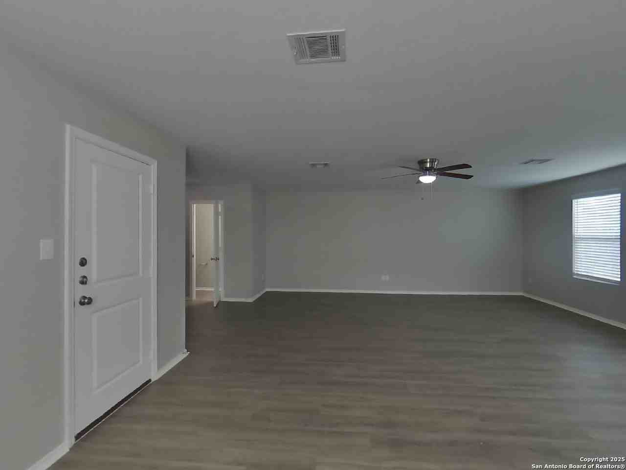 1932 Bluethroat - Photo 2 of 20