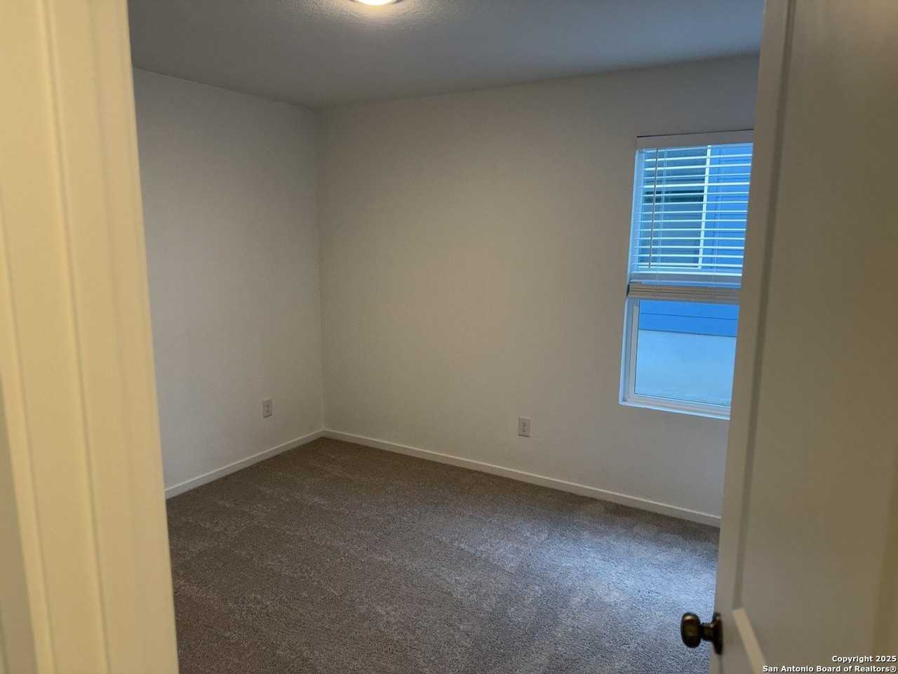 216 Ottawa Way - Photo 4 of 13