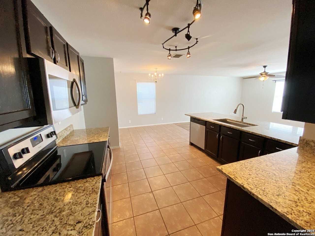 12606 Scarlet Sage - Photo 7 of 33