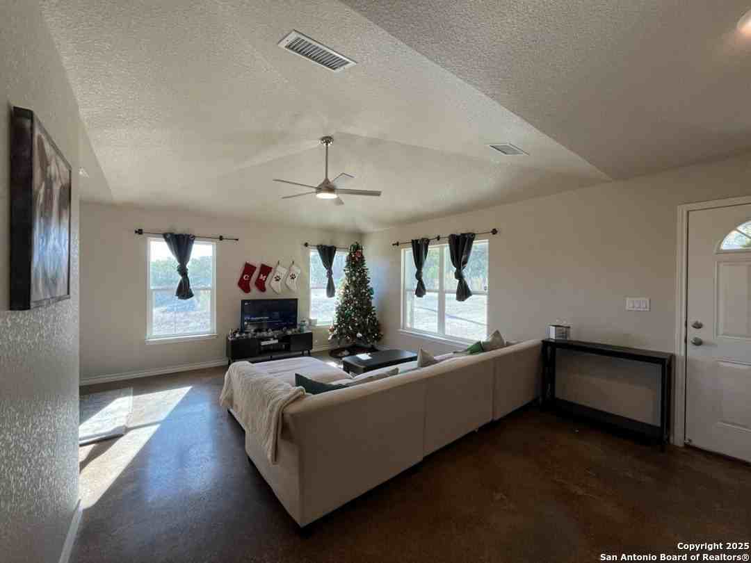 2708 Golf Drive - Photo 3 of 31