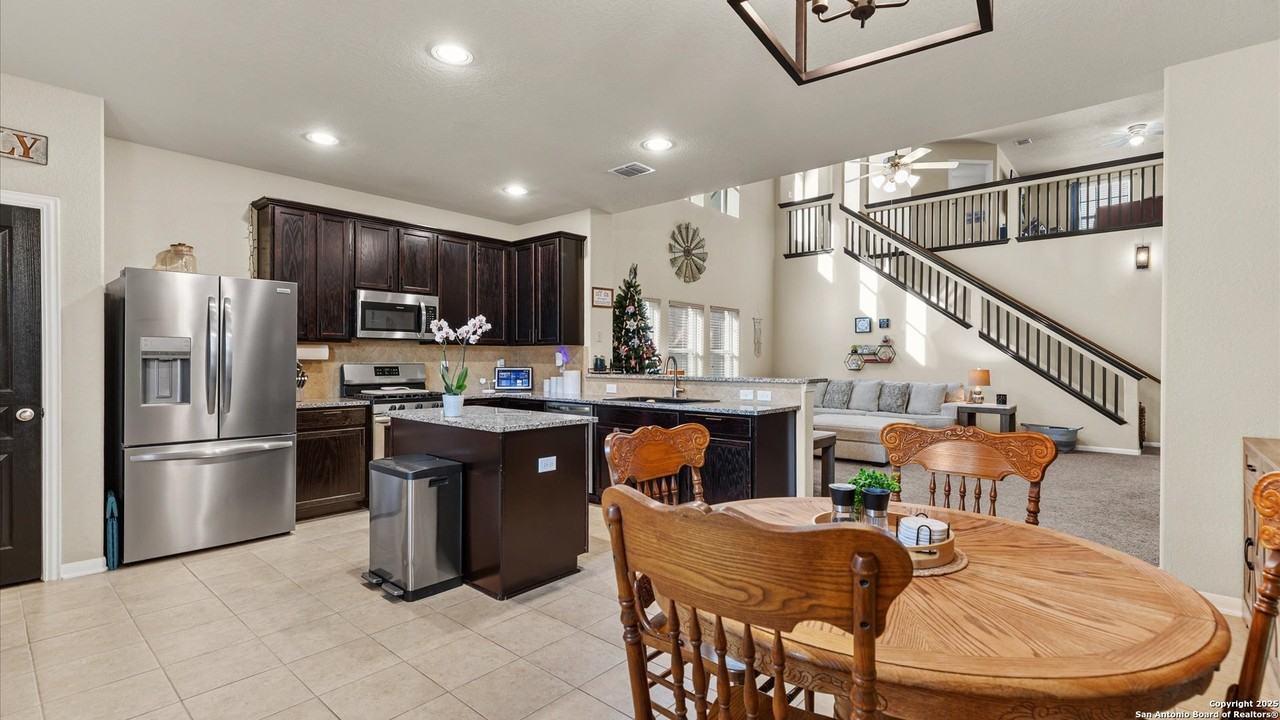 13930 Caprese Hill - Photo 6 of 35