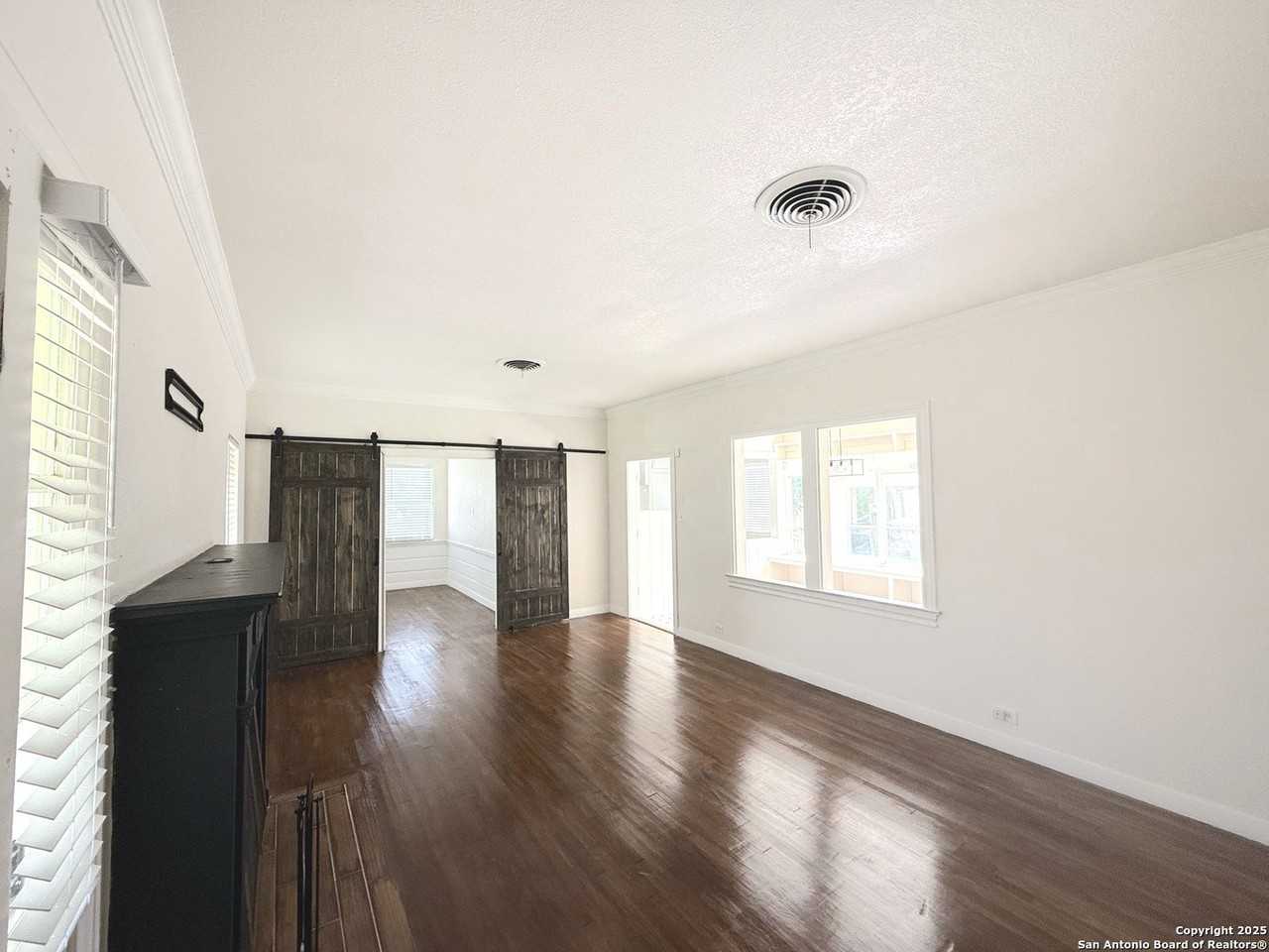 1214 Sutton Drive - Photo 4 of 47