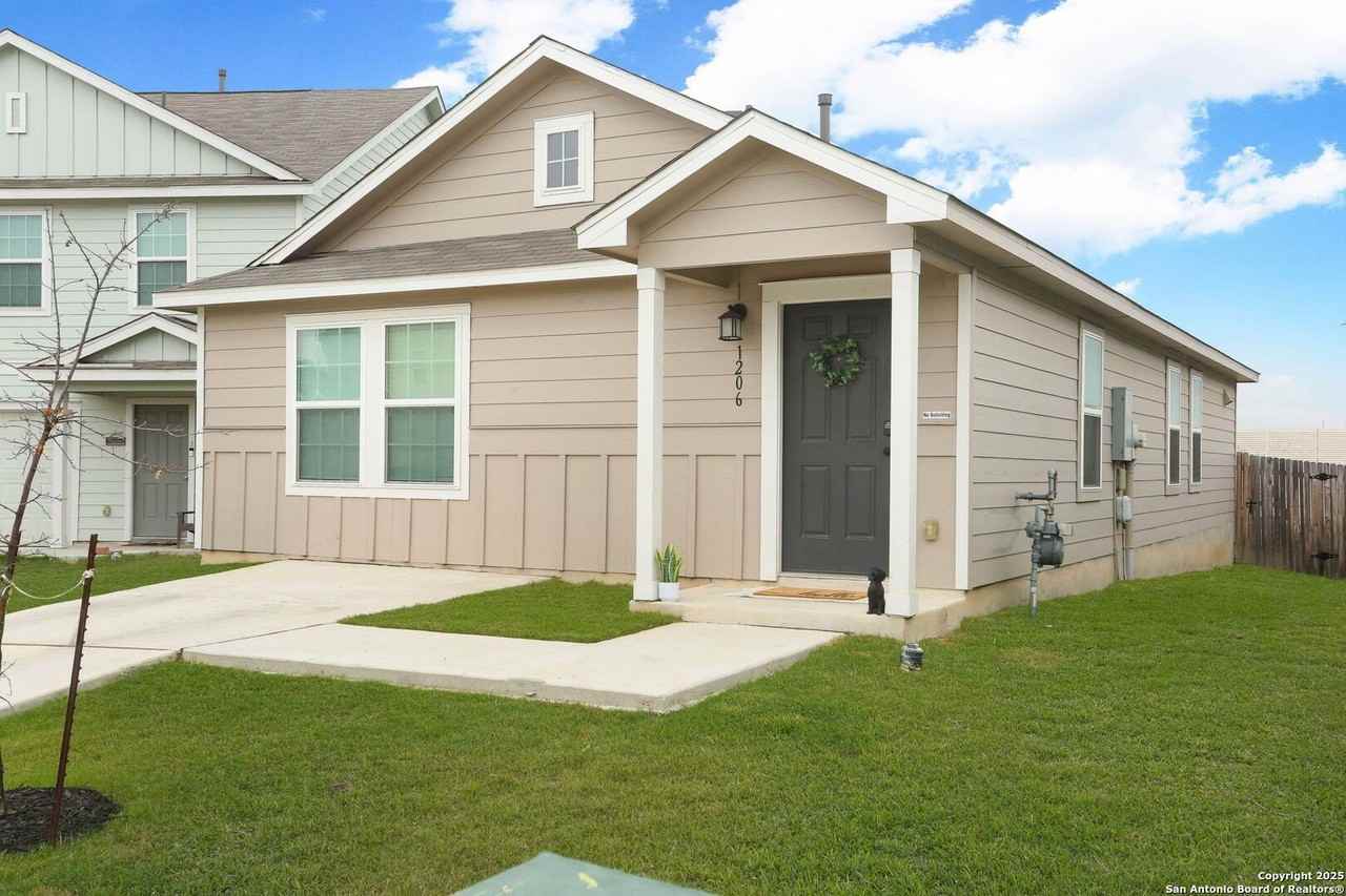 1206 Kiskadee Way - Photo 2 of 18