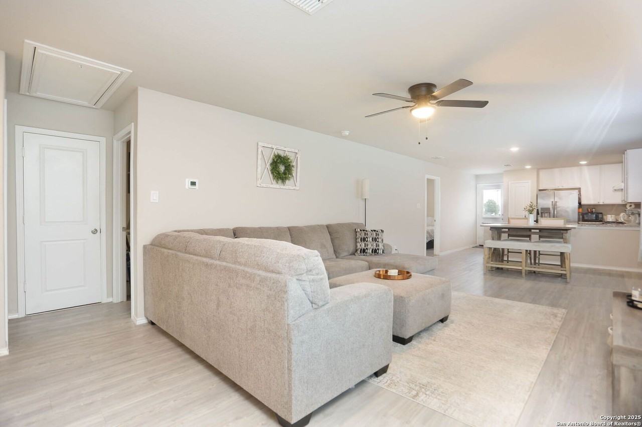 1206 Kiskadee Way - Photo 4 of 18