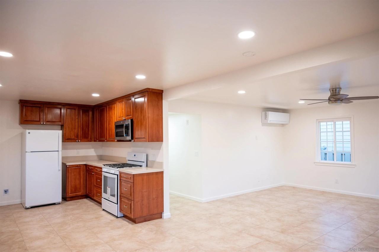 1309 E 1st St - Photo 4 of 20