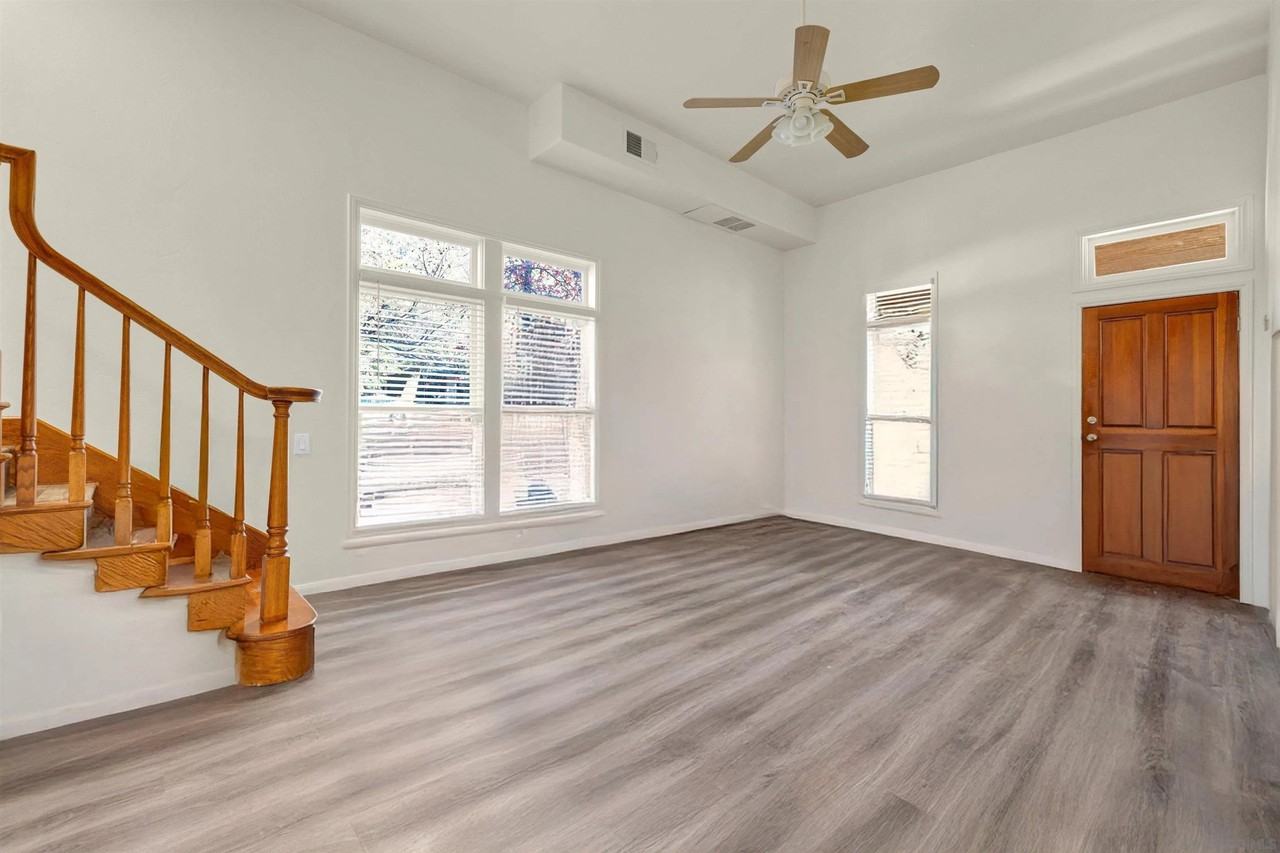 2015 2nd Street #2015 - Photo 6 of 11