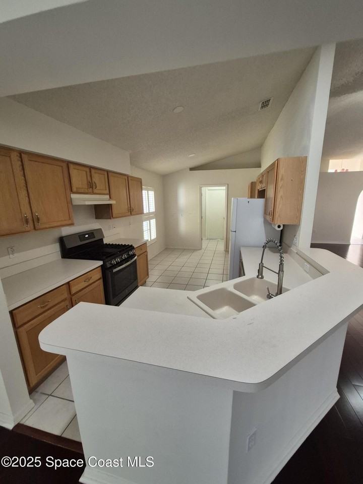 1278 White Oak Circle - Photo 6 of 12