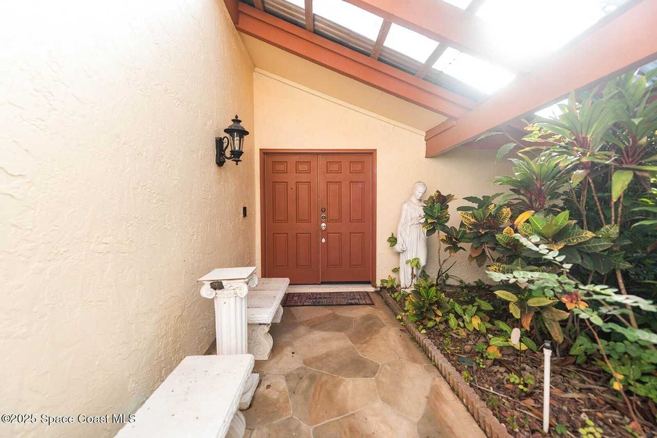 1326 Cherry Hills Road Northeast - Photo 4 of 50