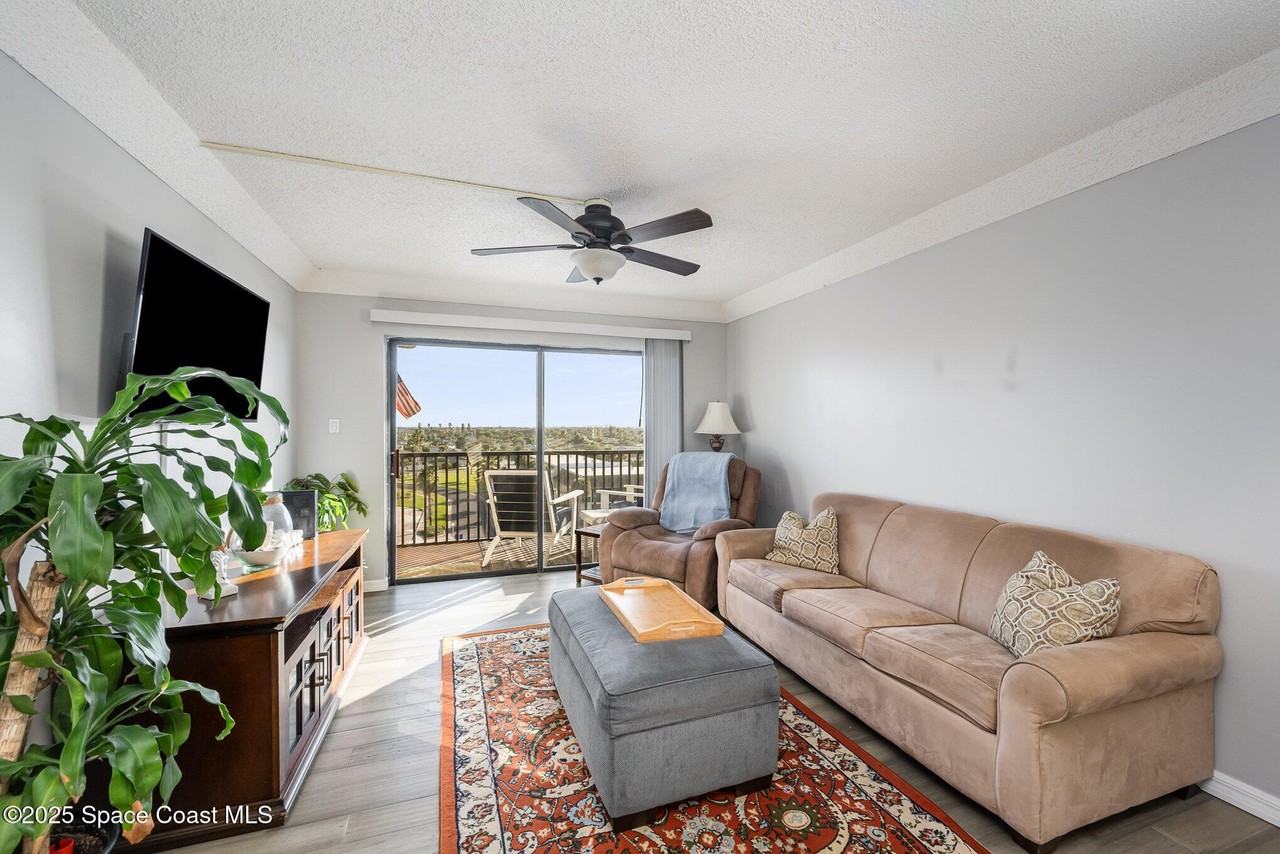 500 Palm Springs Blvd Apt 601 #601 - Photo 3 of 39