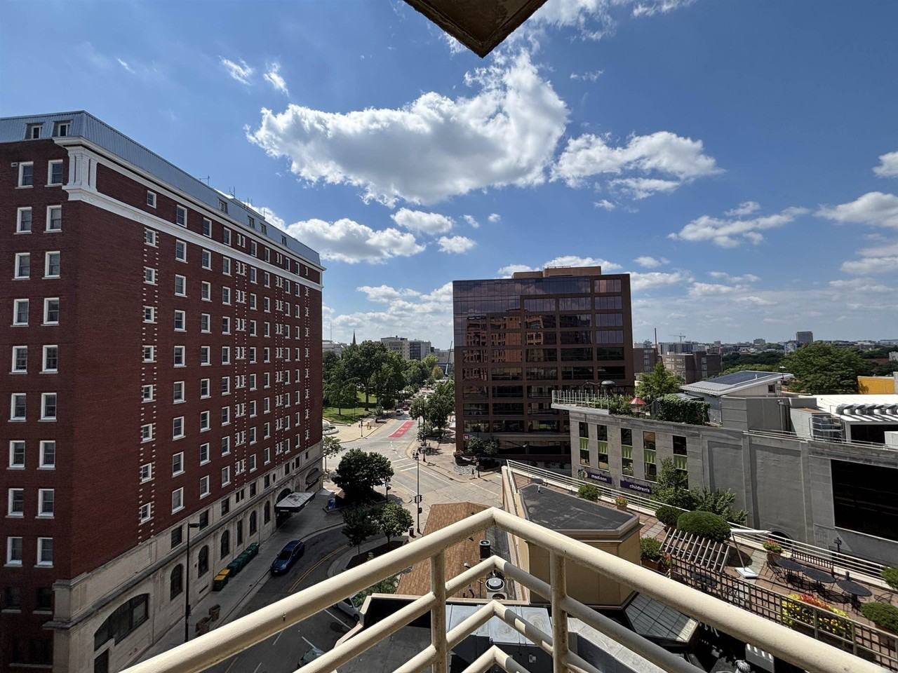 125 North Hamilton Street #1001 - Photo 6 of 34