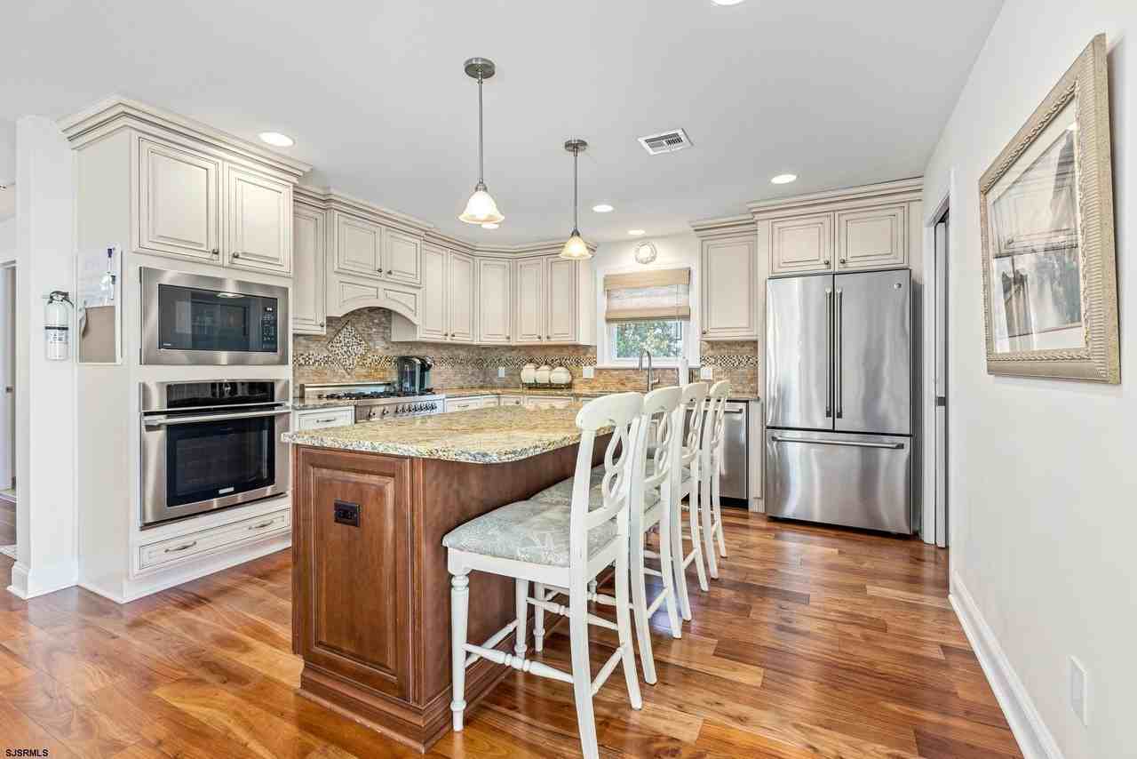 29 North Iroquois Avenue - Photo 5 of 40