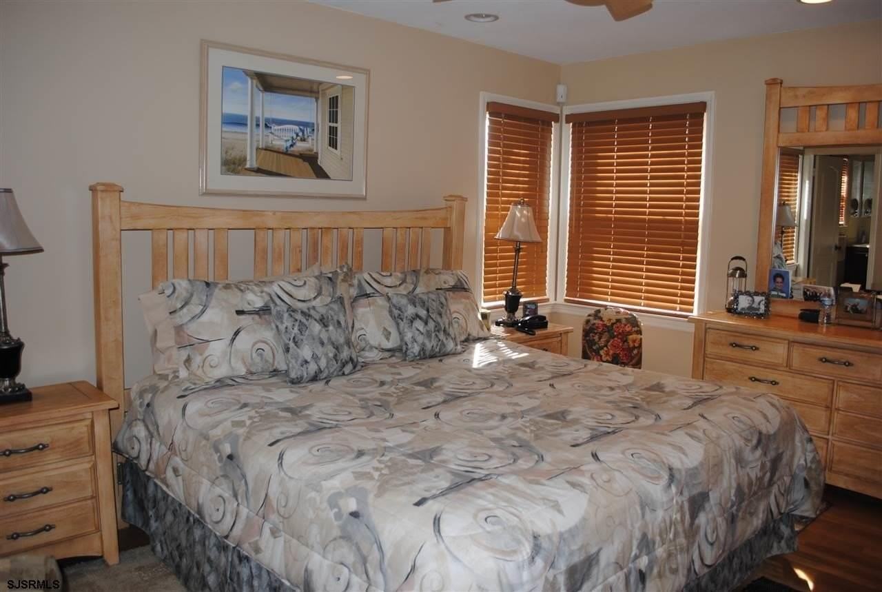 110 North Gladstone Avenue - Photo 7 of 24