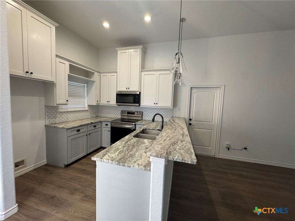 168 Navarro Xing - Photo 2 of 11