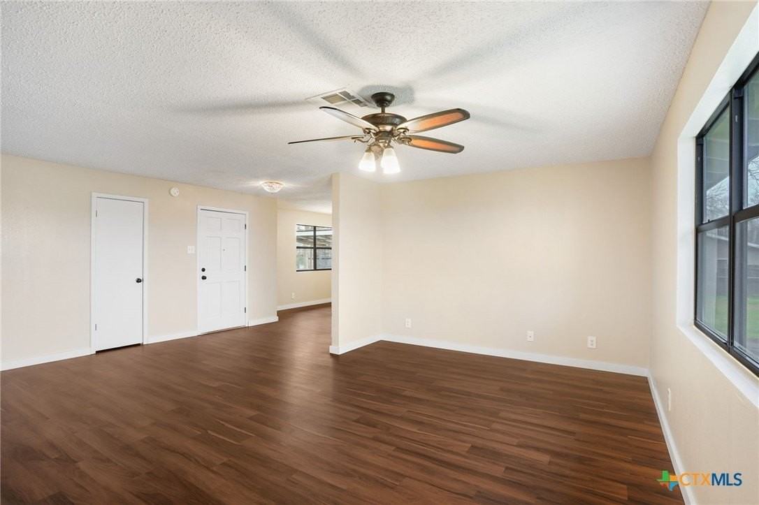 358 Lake Placid Dr - Photo 6 of 37