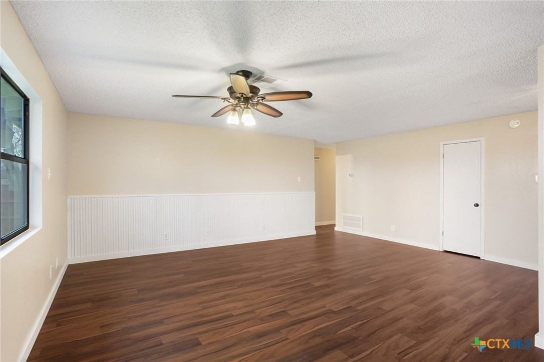 358 Lake Placid Dr - Photo 7 of 37