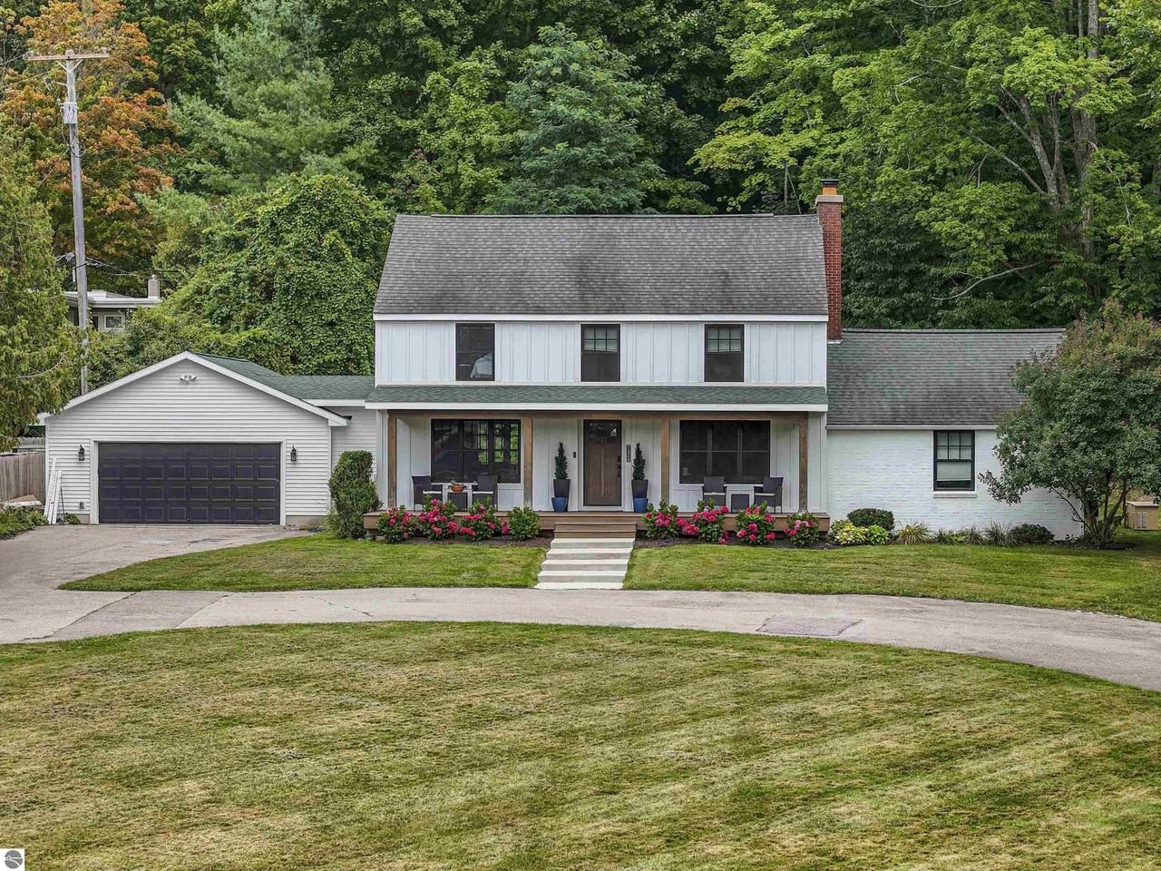 7320 Peninsula Drive