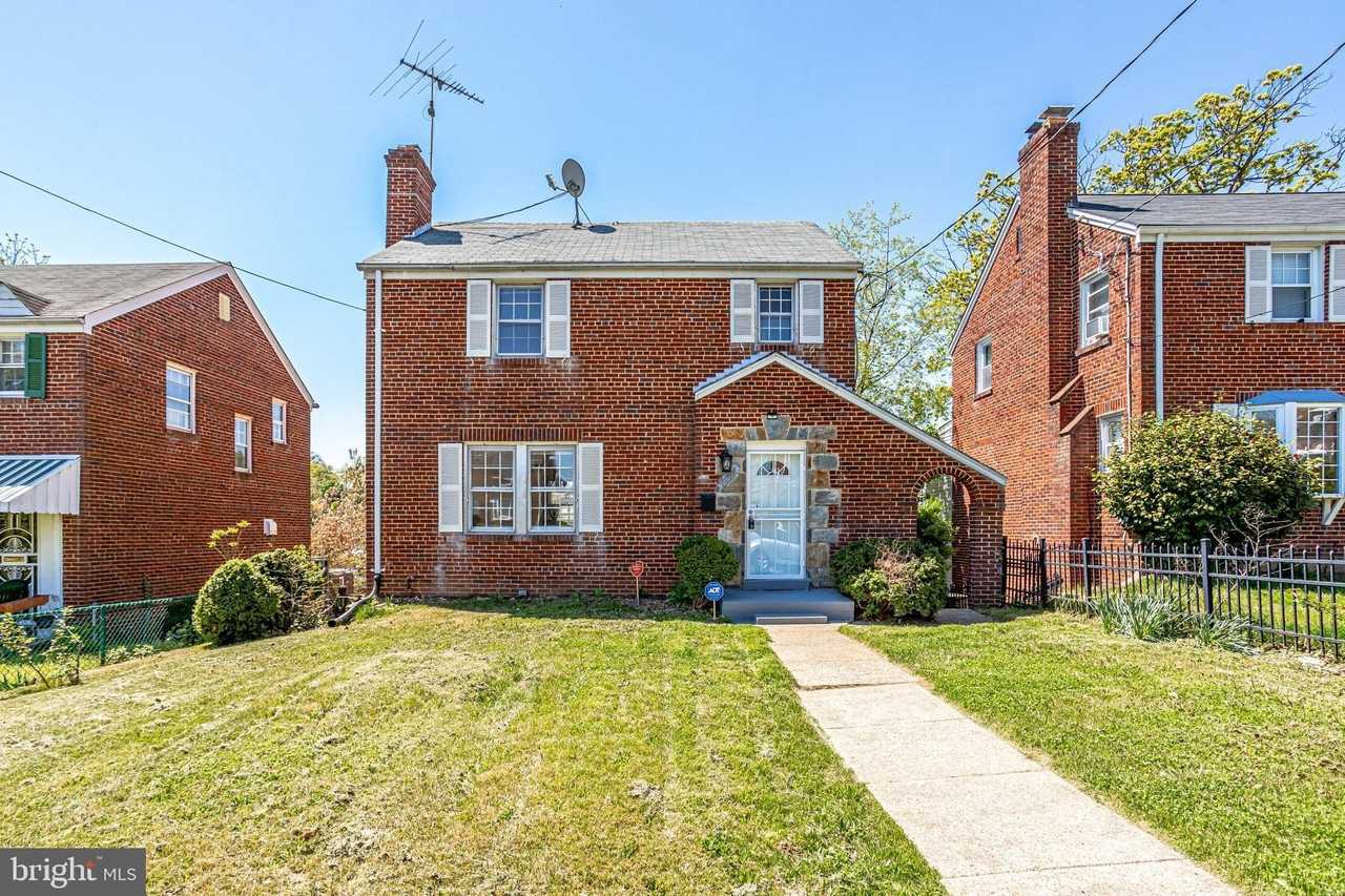 1807 41st Place Southeast - Photo 2 of 50