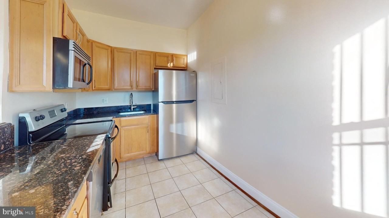 315 Evarts Street Northeast #T6 - Photo 2 of 14