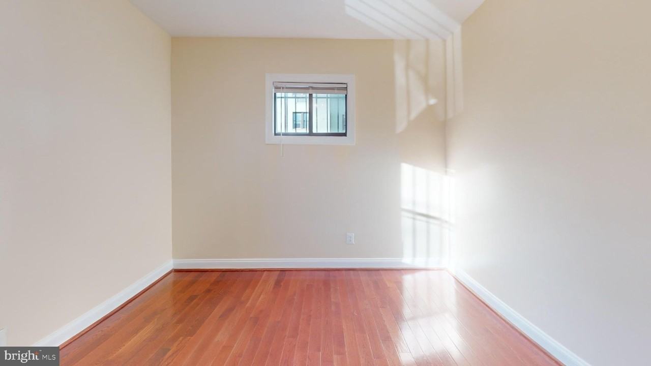 315 Evarts Street Northeast #T6 - Photo 7 of 14